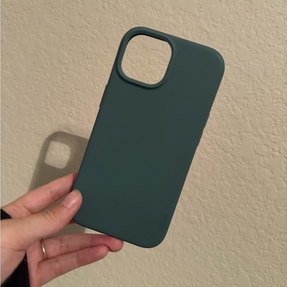 iPhone 15 Cell Phone Case - Silicone *UNUSED* - Picture 1 of 5
